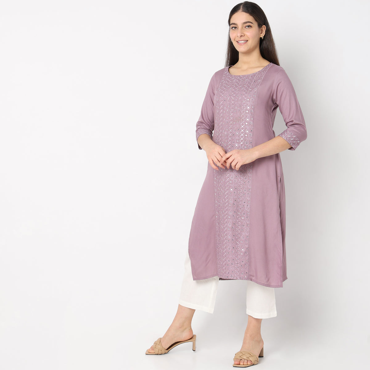 Straight Fit Embellished Kurta