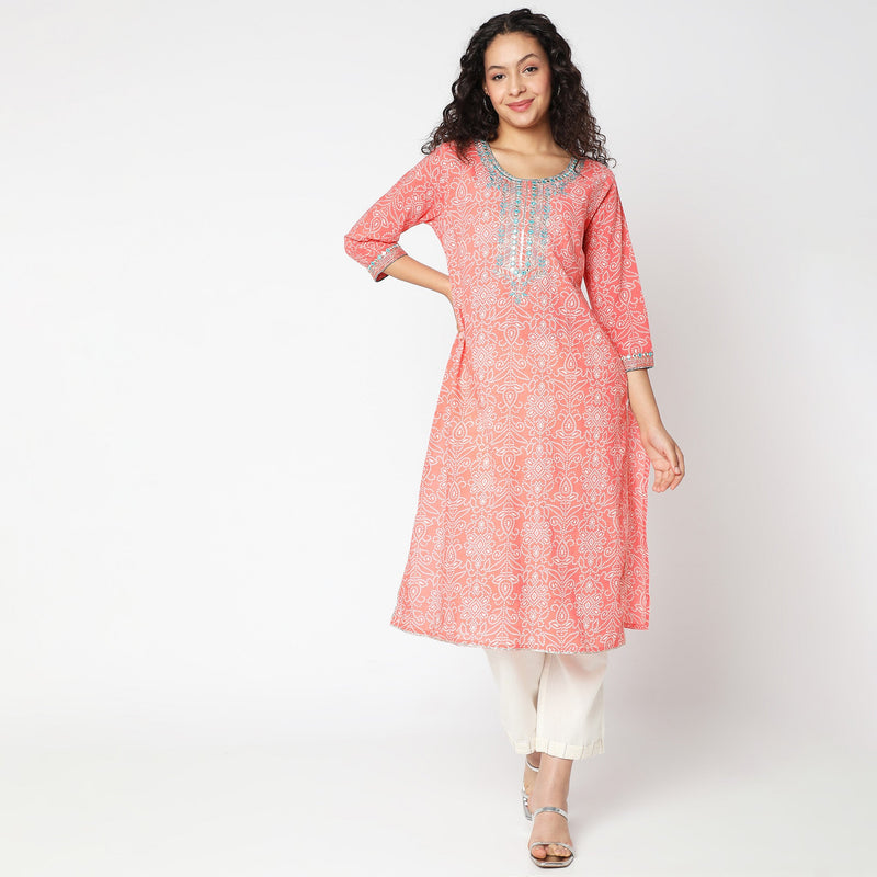 Women Wearing Straight Fit Printed Kurta