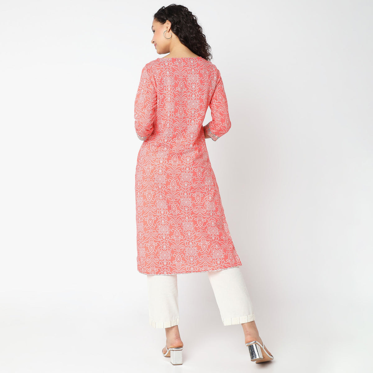 Women Wearing Straight Fit Printed Kurta