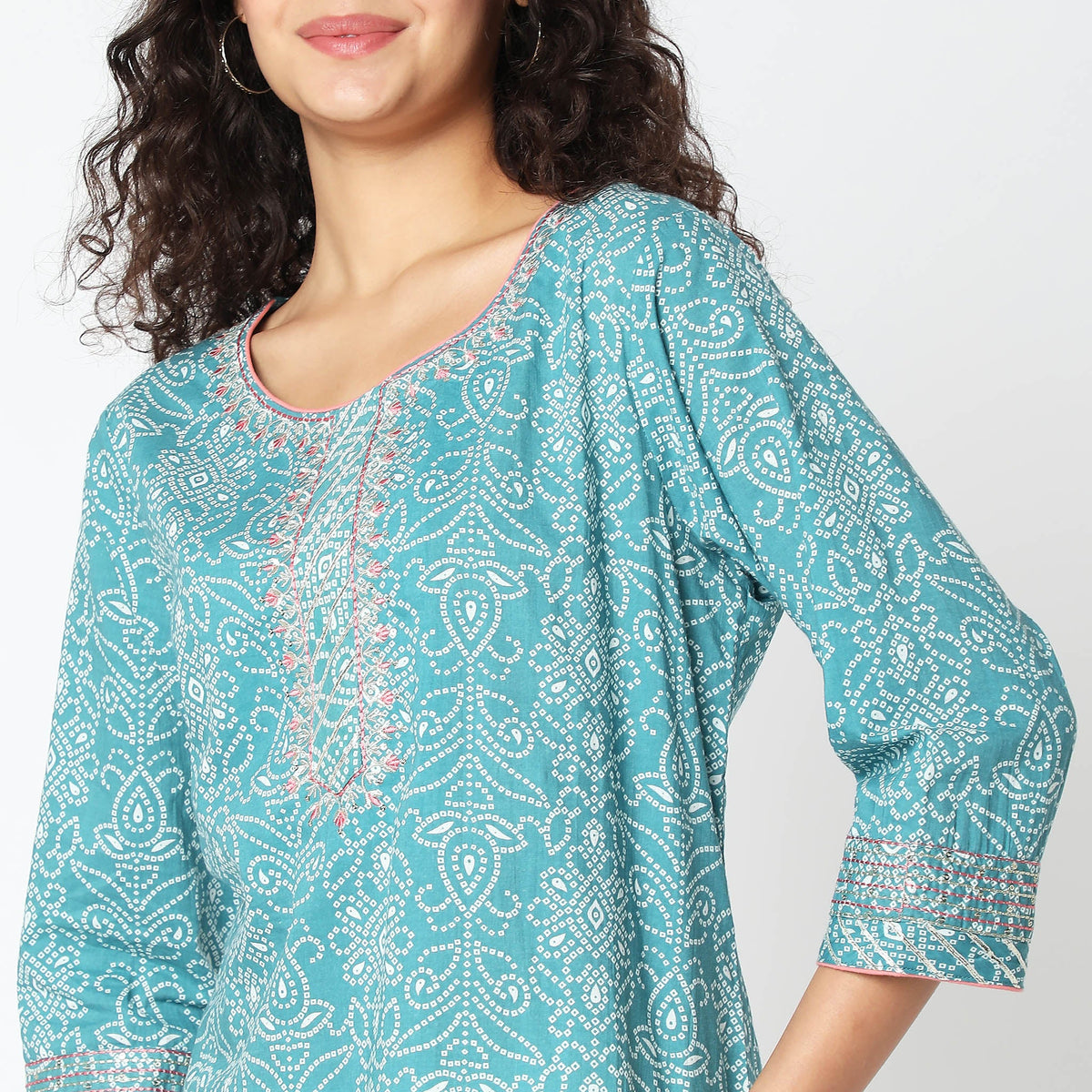 Women Wearing Straight Fit Printed Kurta