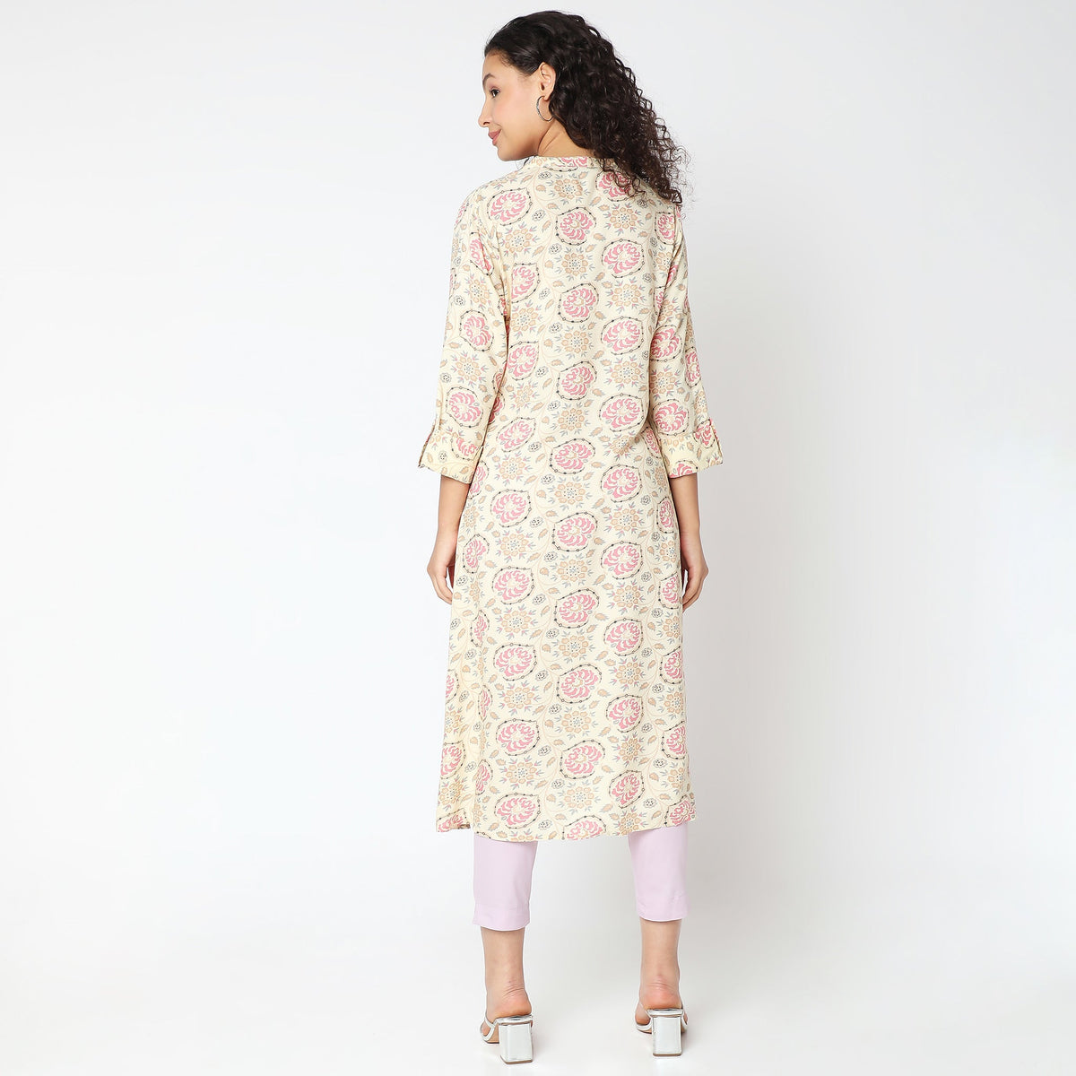 Women Wearing Straight Fit Printed Kurta