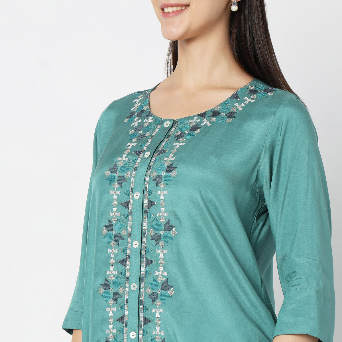 Straight Fit Embroidered Kurta