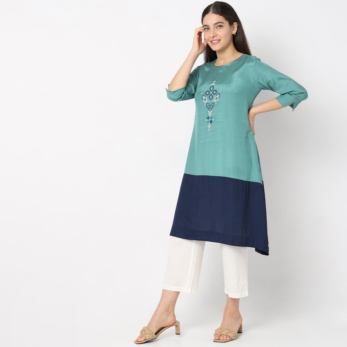 Straight Fit Embroidered Kurta