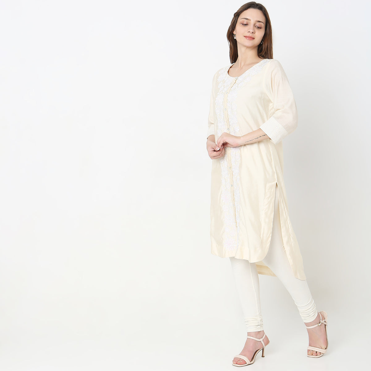 Straight Fit Embroidered Kurta