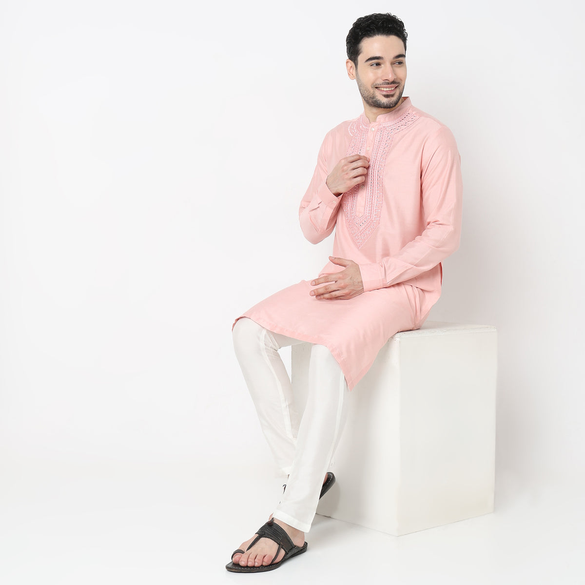 Regular Fit Embellished Kurta