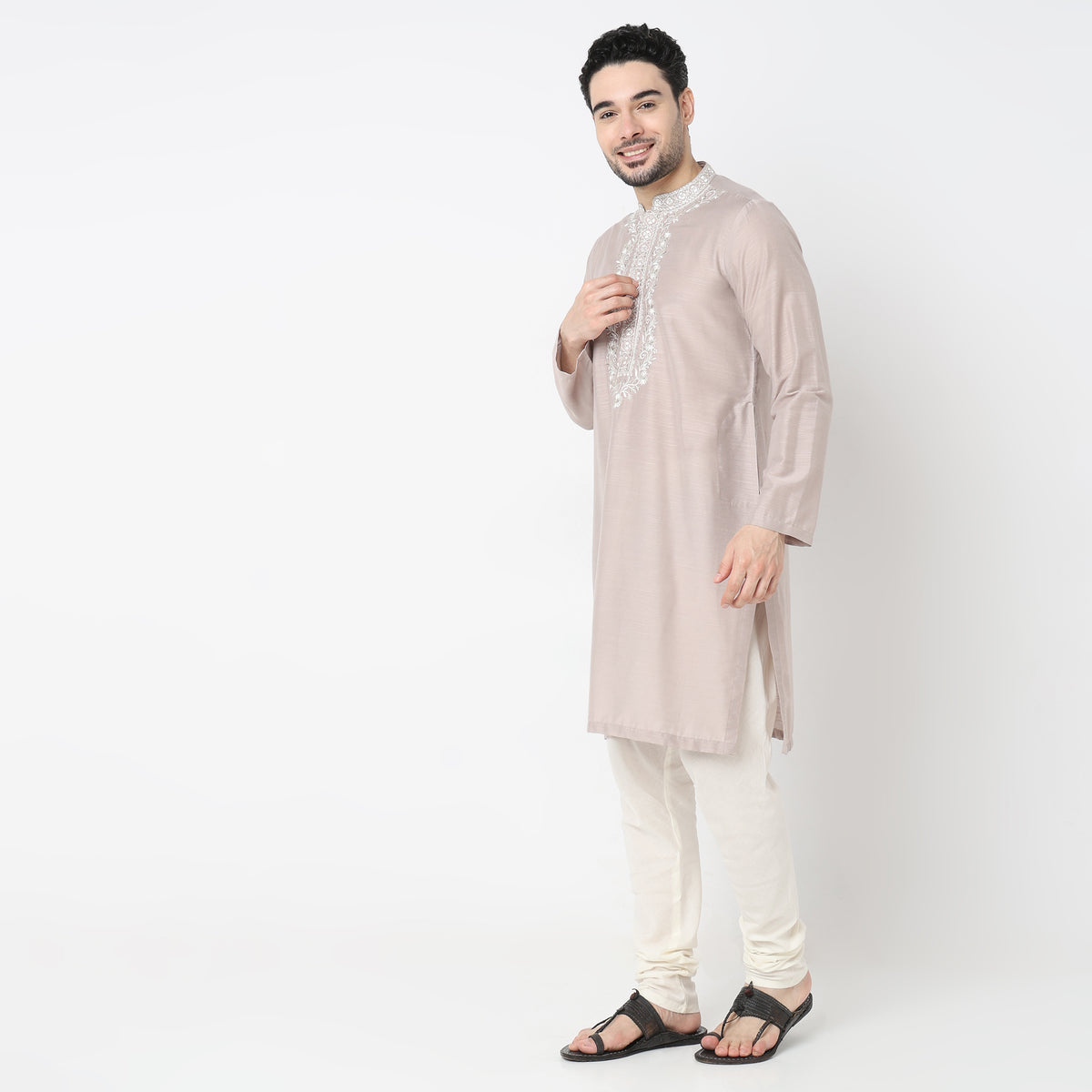 Regular Fit Embroidered Kurta