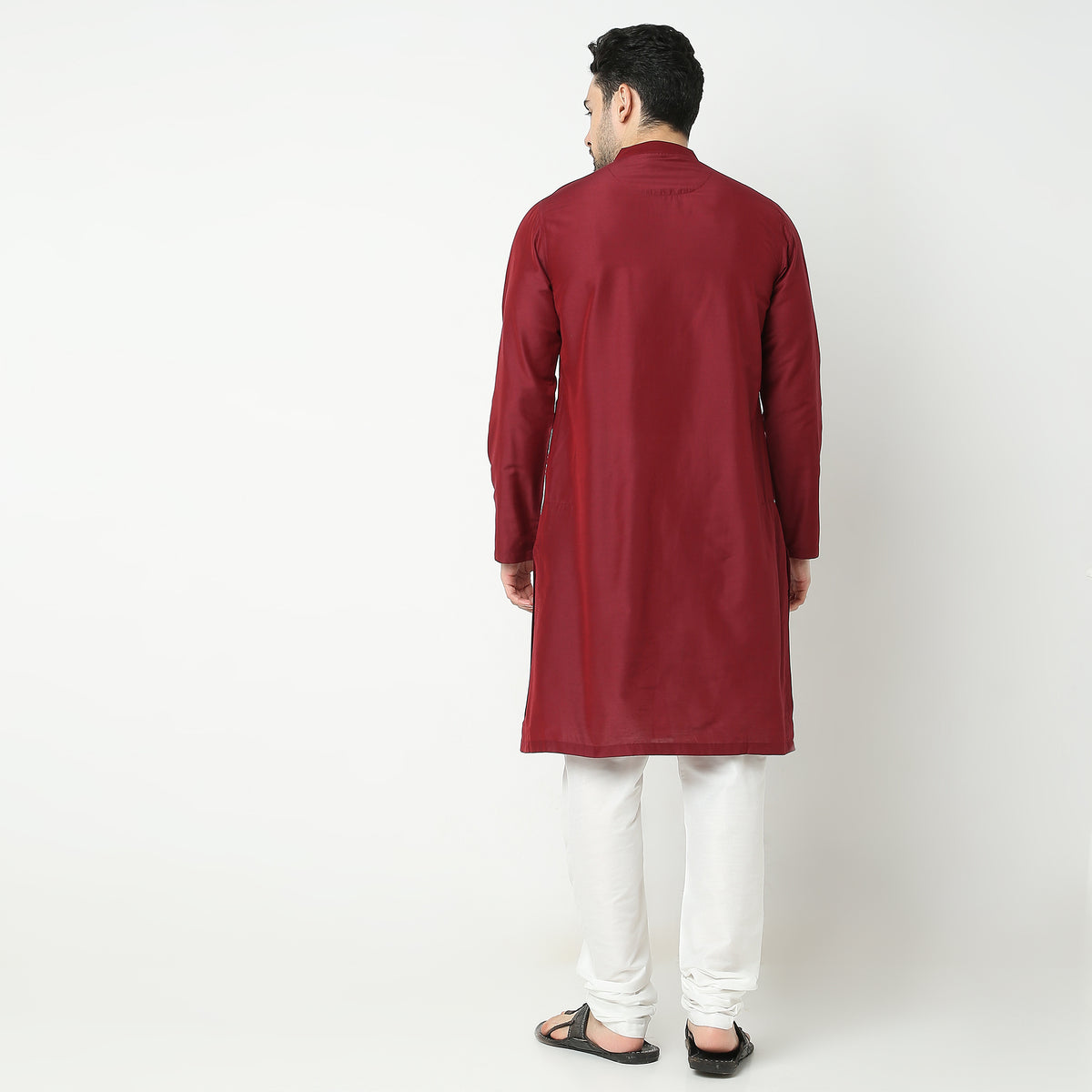 Regular Fit Embroidered Kurta