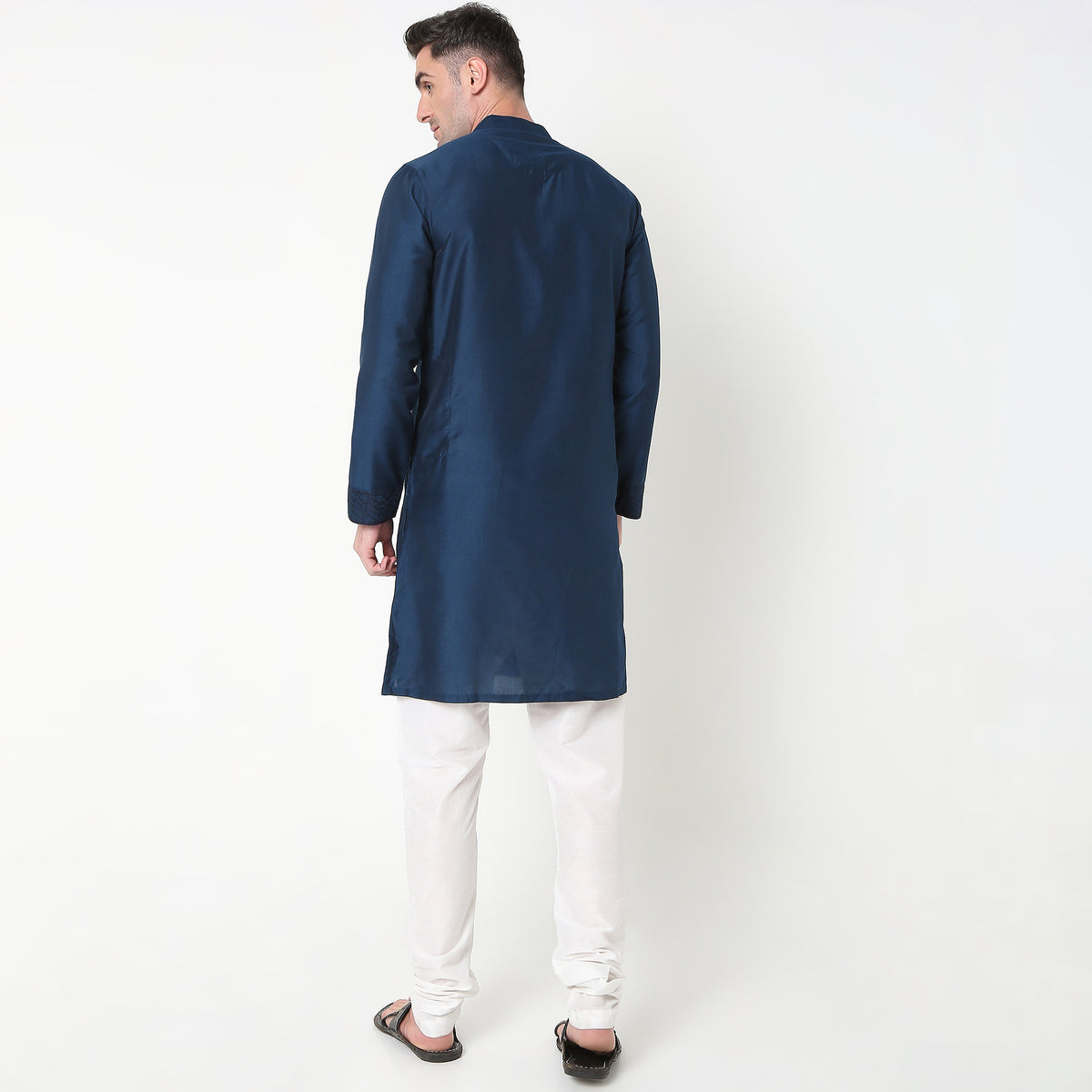 Regular Fit Embroidered Kurta