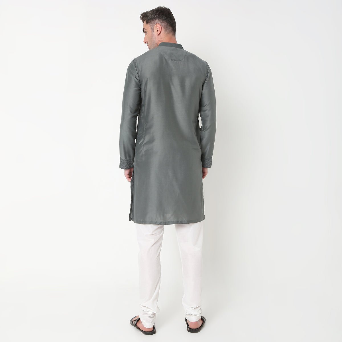 Regular Fit Embroidered Kurta