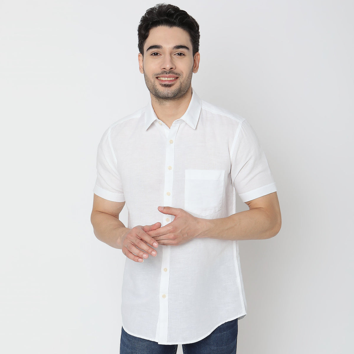 Men Wearing Slim Fit Solid Shirt