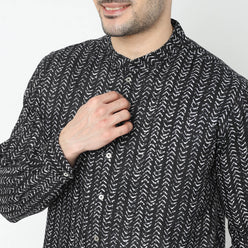 Regular Fit Embellished Kurta