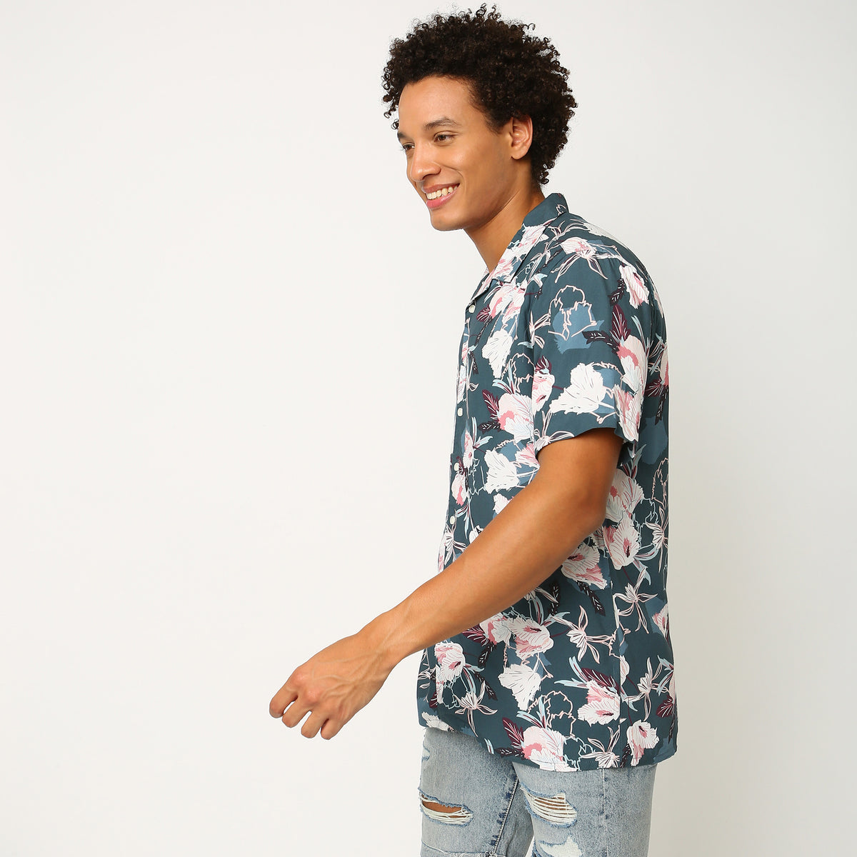 Men Wearing Regular Fit Printed Shirt