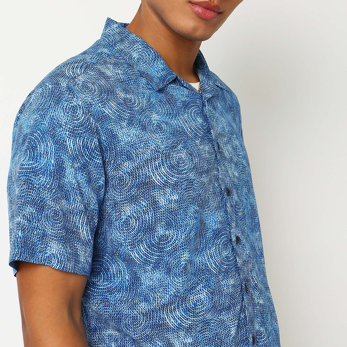 Men Wearing Regular Fit Printed Shirt