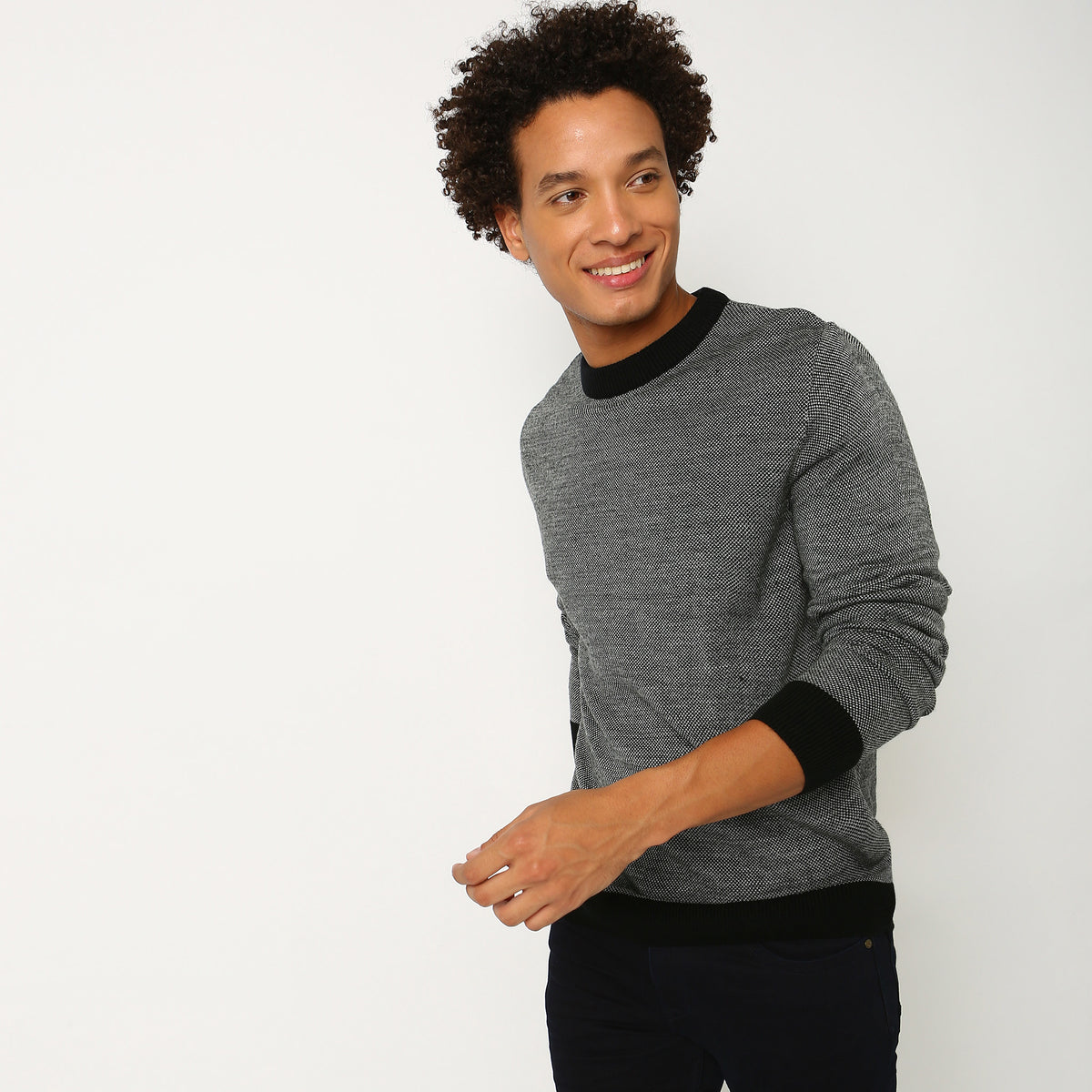 Men Wearing Regular Fit Solid Sweaters