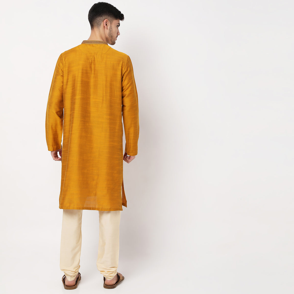 Regular Fit Embroidered Kurta