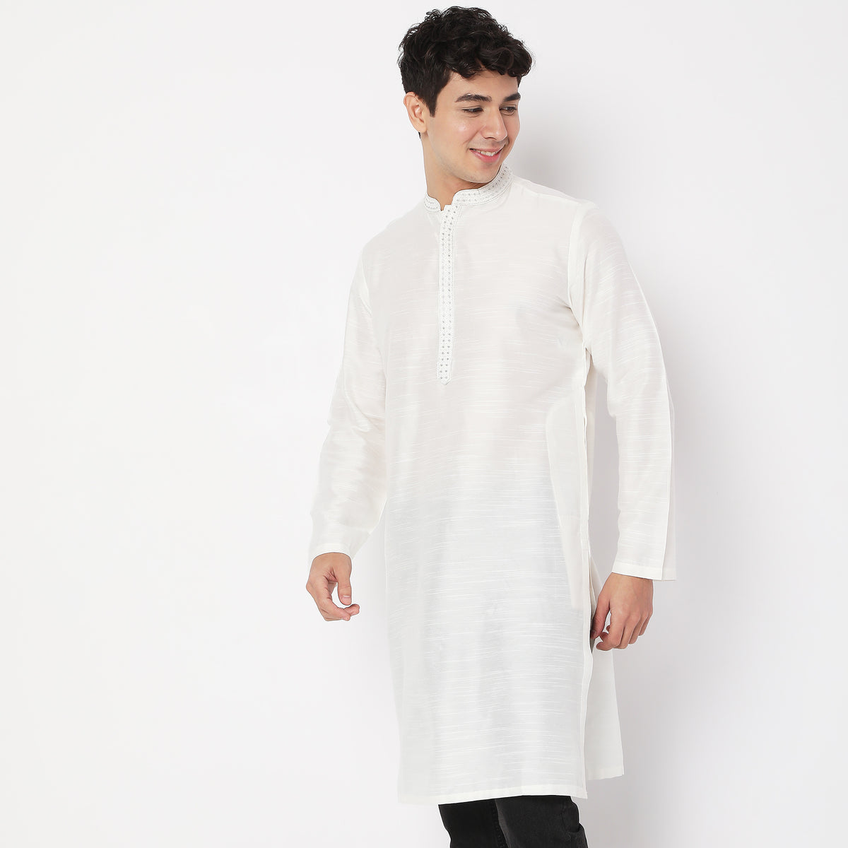 Regular Fit Embroidered Kurta